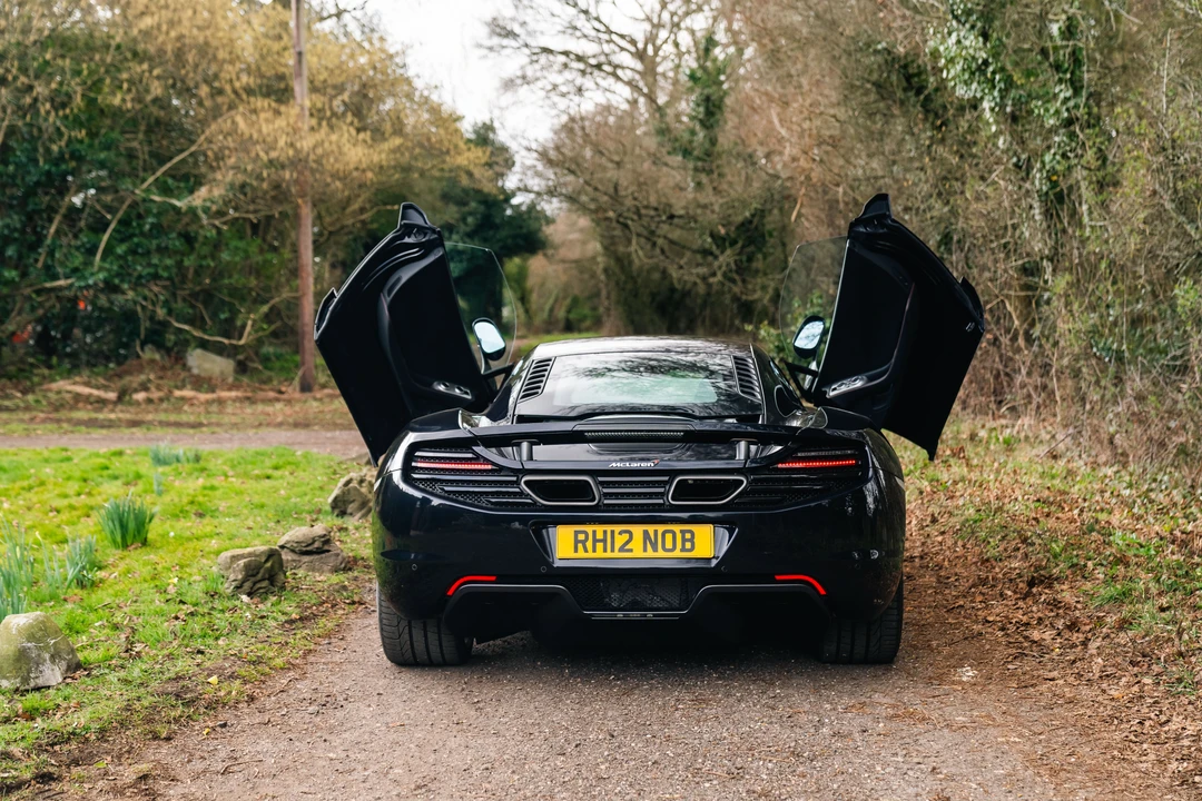 2011 McLaren MP4-12C - Image 14 of 31