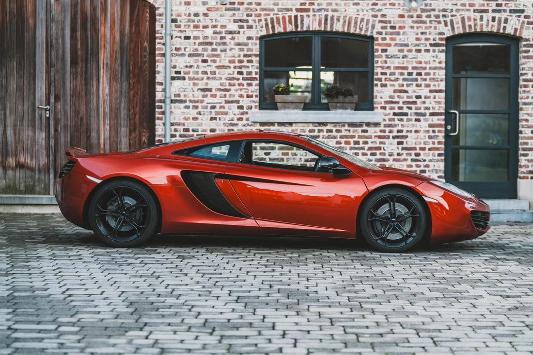 2011 McLaren MP4-12C - Image 17 of 31