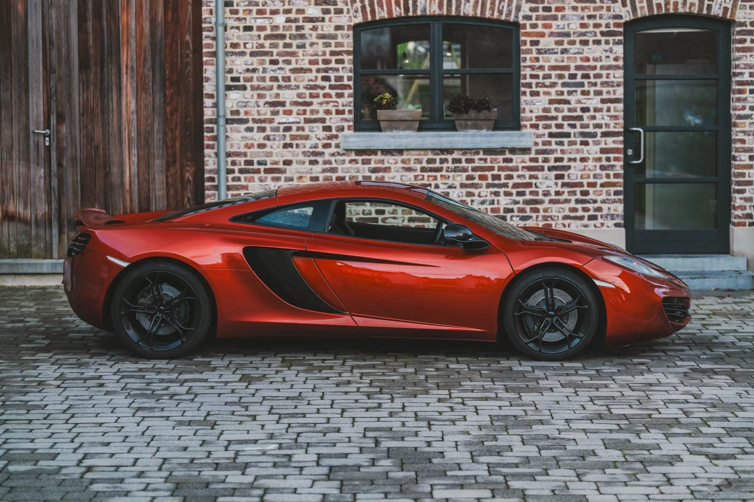 2011 McLaren MP4-12C - Image 9 of 31