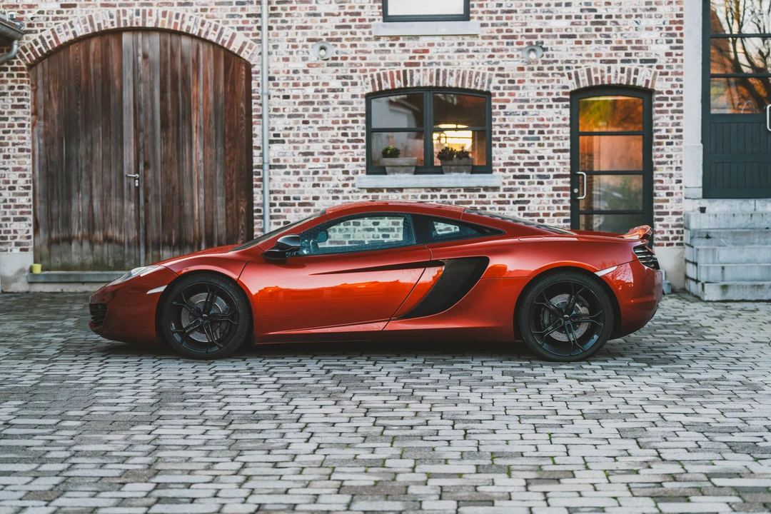 2011 McLaren MP4-12C - Image 13 of 31