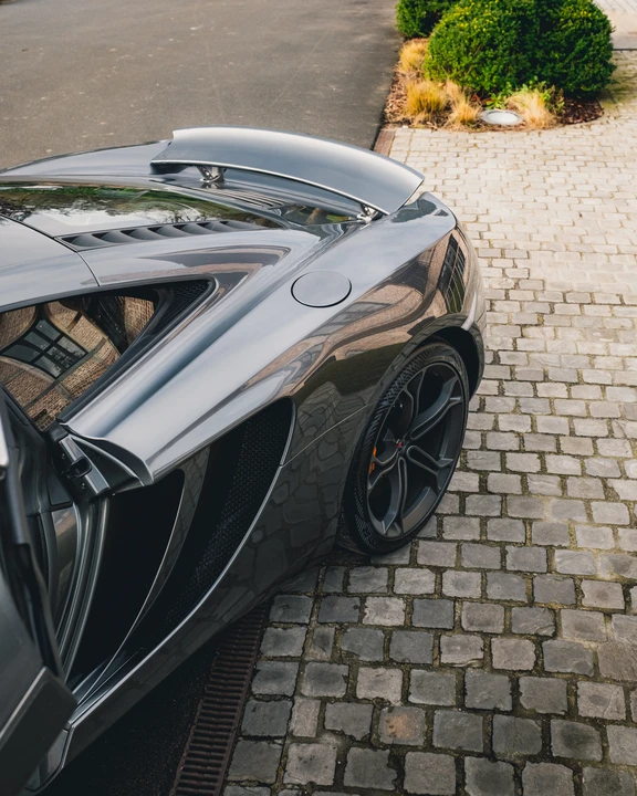 2011 McLaren MP4-12C - Image 27 of 31