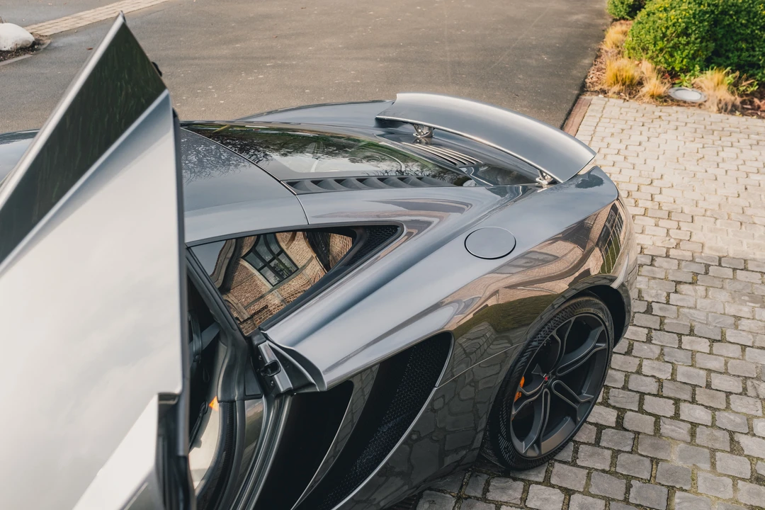 2011 McLaren MP4-12C - Image 28 of 31