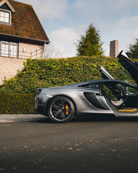 2011 McLaren MP4-12C - Image 29 of 31