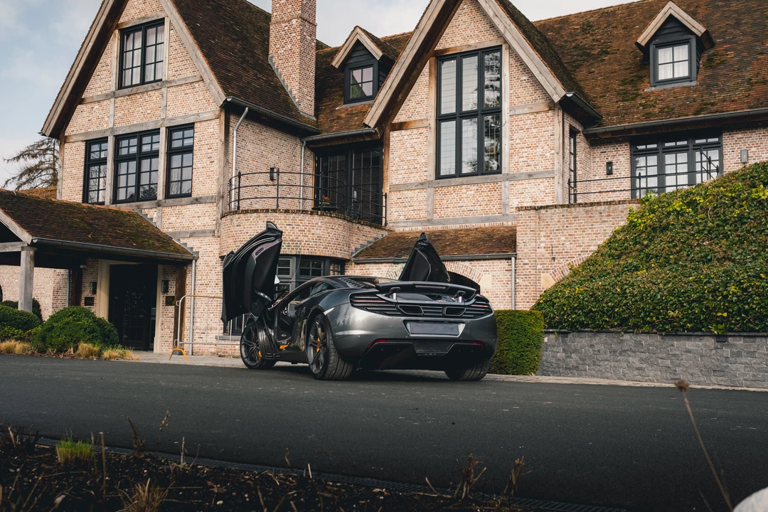 2011 McLaren MP4-12C - Image 12 of 31