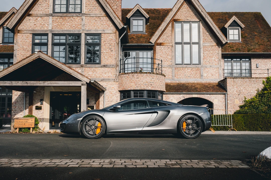 2011 McLaren MP4-12C - Image 15 of 31