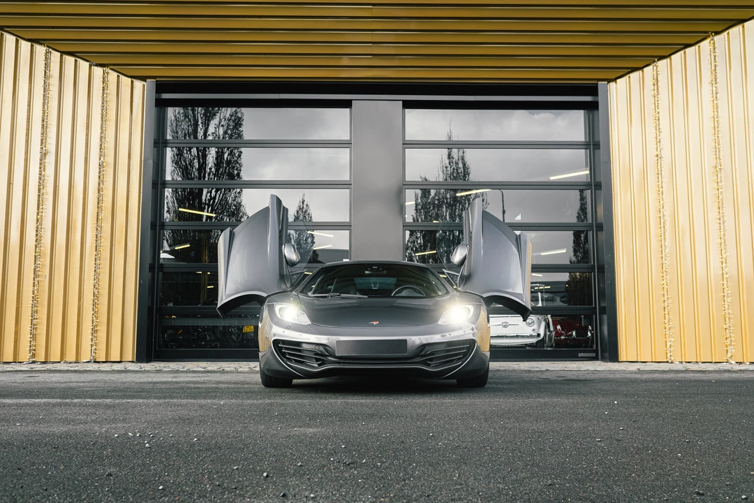 2011 McLaren MP4-12C - Image 22 of 31