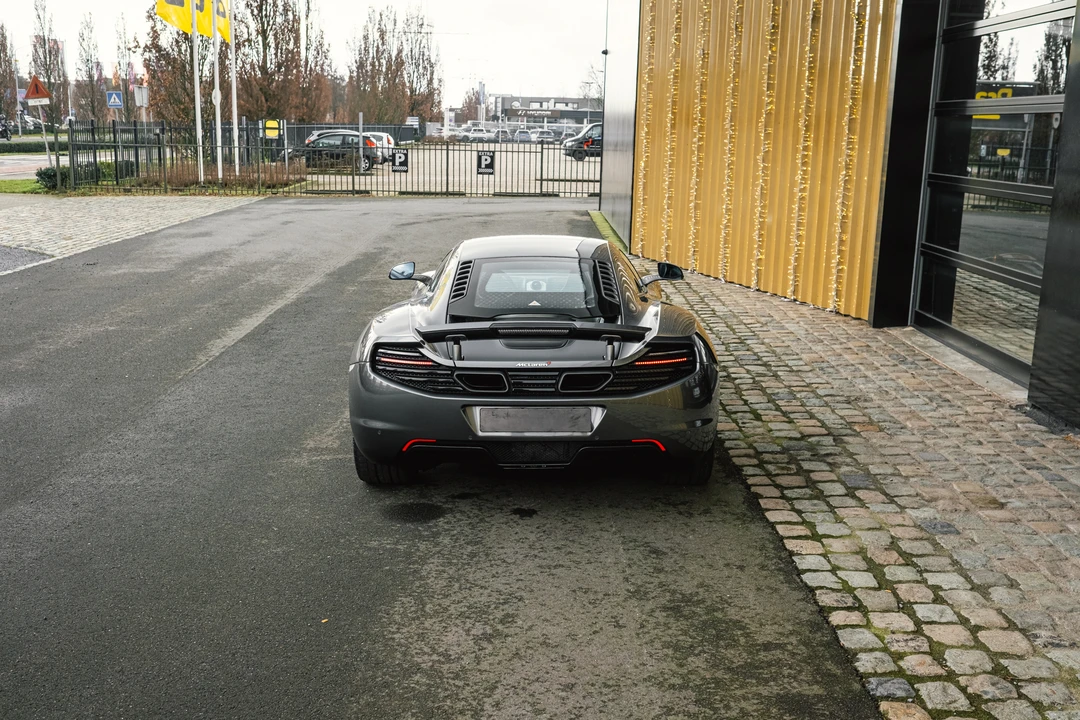 2011 McLaren MP4-12C - Image 17 of 31