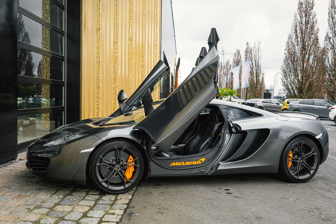 2011 McLaren MP4-12C - Image 20 of 31