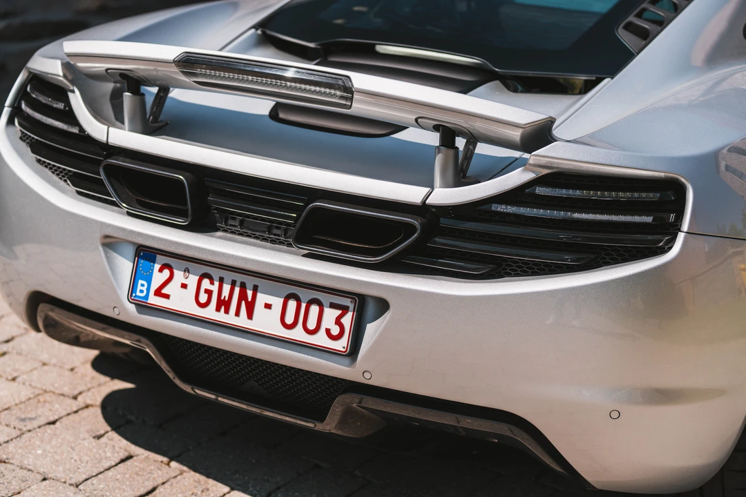 2011 McLaren MP4-12C - Image 16 of 31