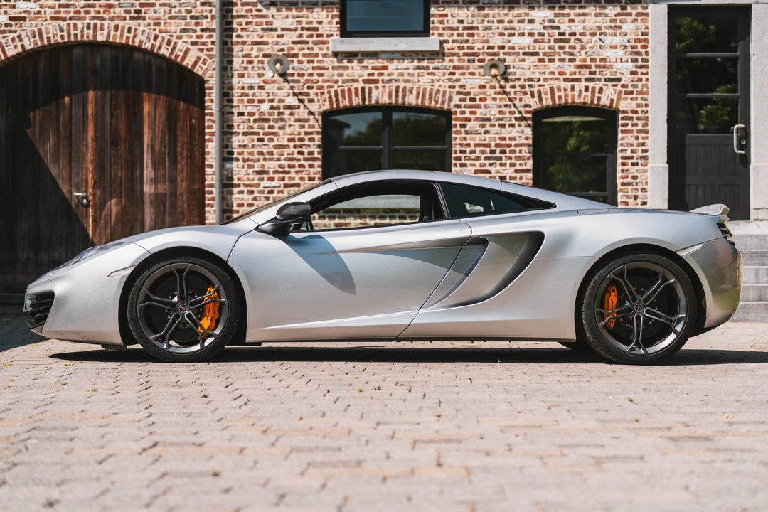 2011 McLaren MP4-12C - Image 8 of 31