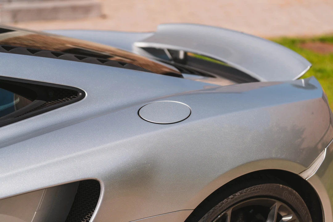 2011 McLaren MP4-12C - Image 28 of 31