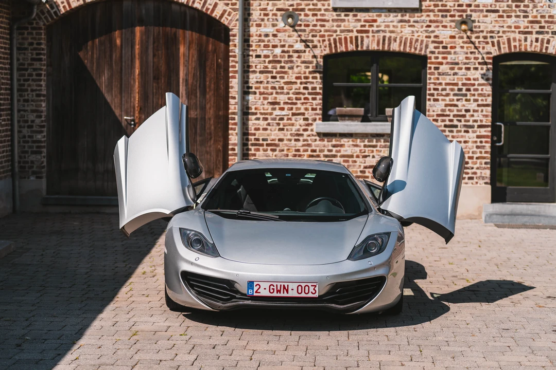 2011 McLaren MP4-12C - Image 10 of 31