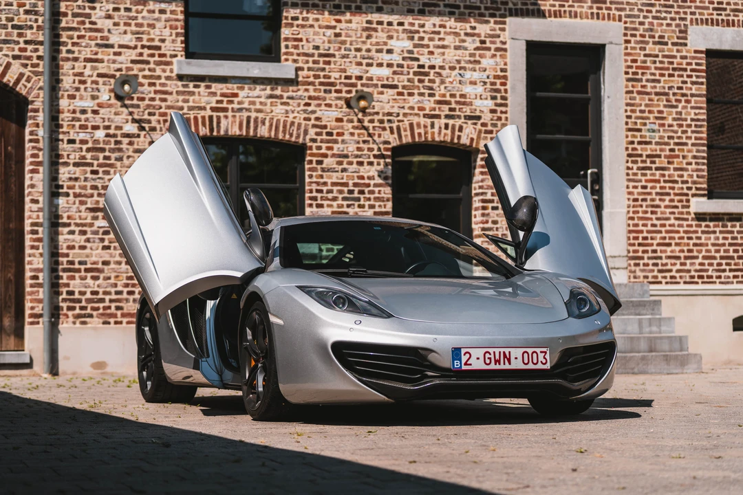 2011 McLaren MP4-12C - Image 11 of 31
