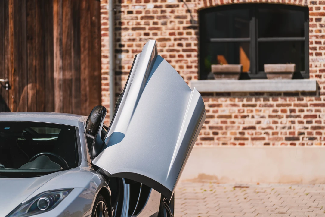 2011 McLaren MP4-12C - Image 19 of 31