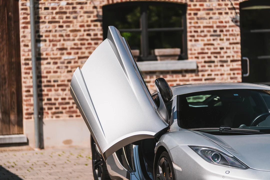 2011 McLaren MP4-12C - Image 20 of 31