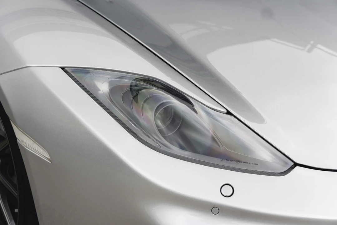 2011 McLaren MP4-12C - Image 11 of 31
