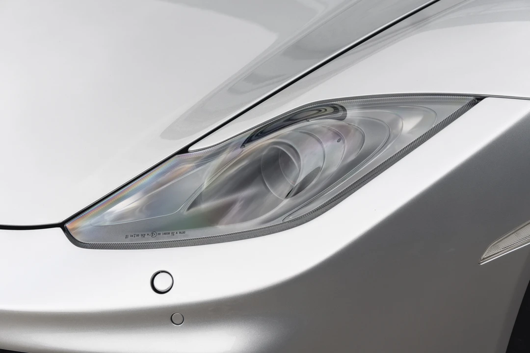 2011 McLaren MP4-12C - Image 12 of 31