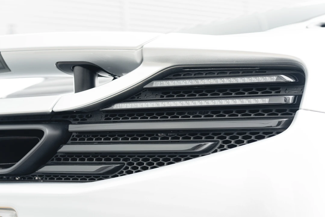 2011 McLaren MP4-12C - Image 25 of 31