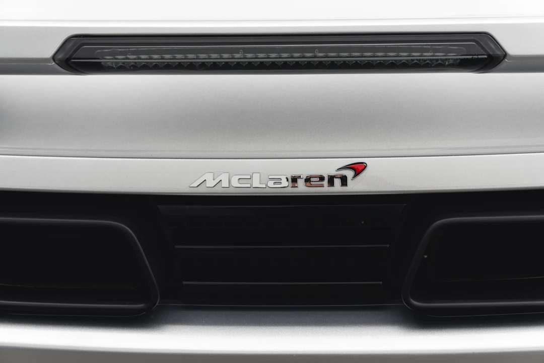 2011 McLaren MP4-12C - Image 27 of 31