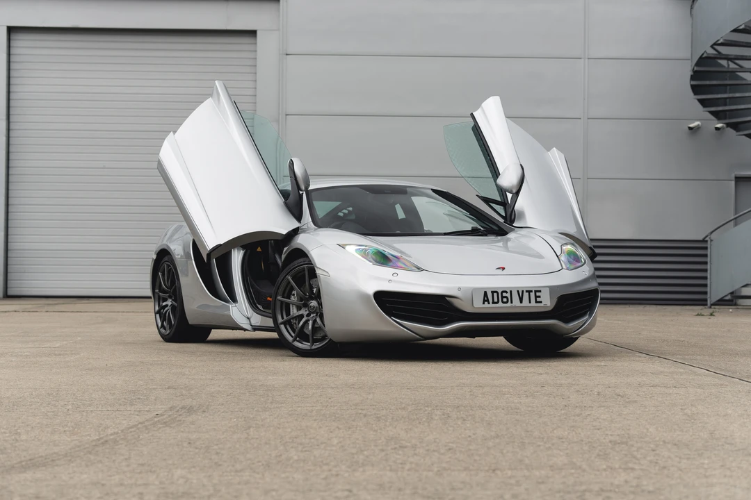 2011 McLaren MP4-12C - Image 10 of 31