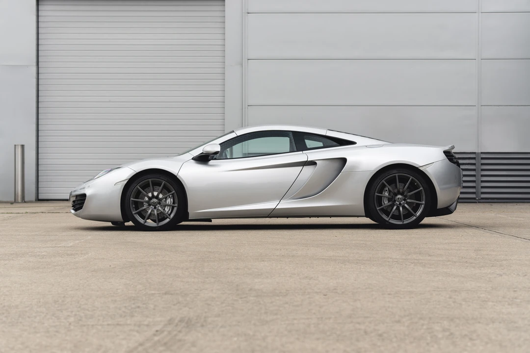 2011 McLaren MP4-12C - Image 8 of 31