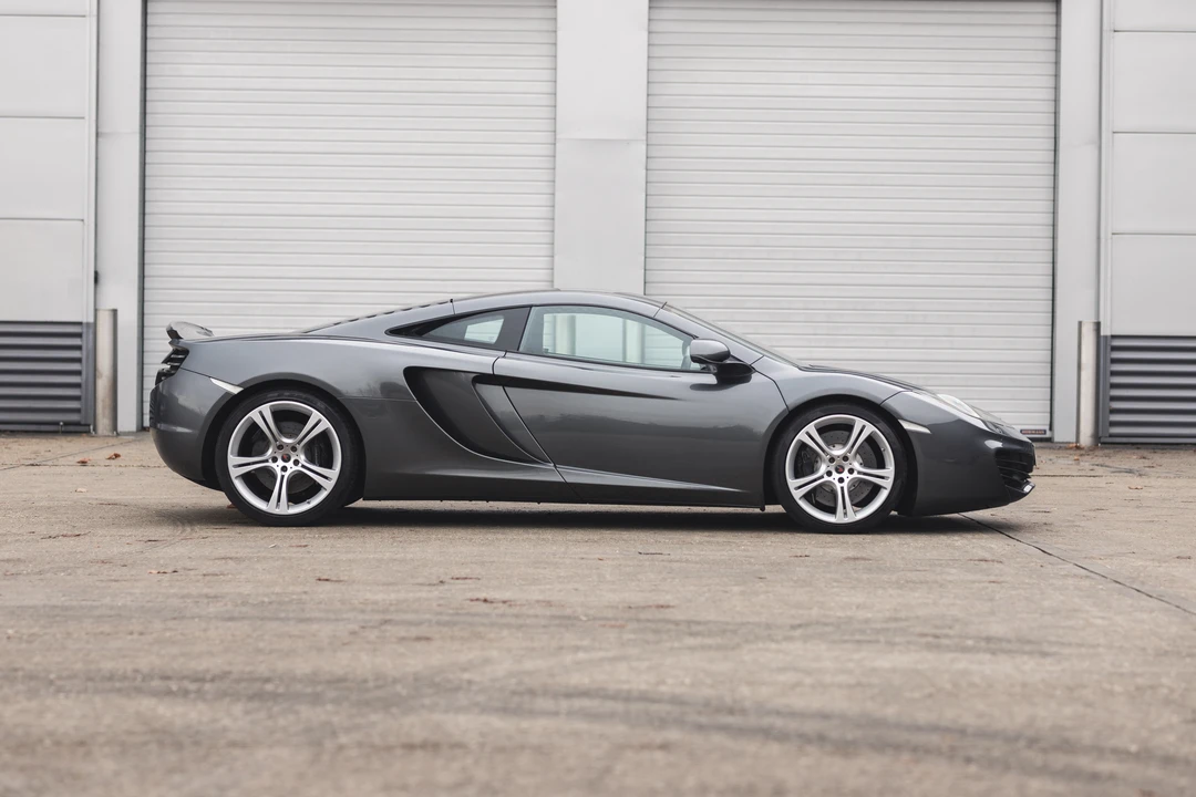 2011 McLaren MP4-12C - Image 9 of 31