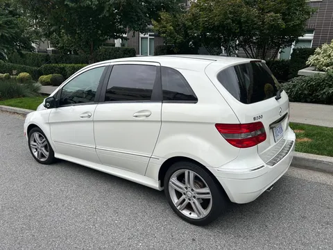 2011 Mercedes-Benz B200 Hatchback