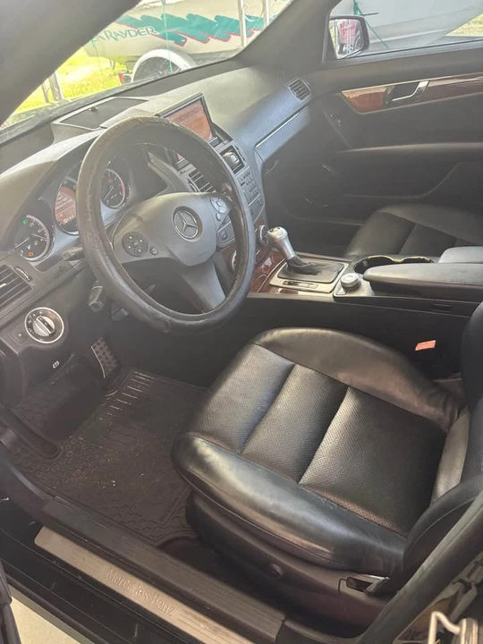 2011 Mercedes-Benz W204 C-Class - Image 3 of 6