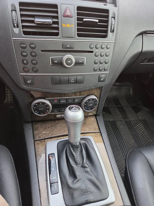 2011 Mercedes-Benz W204 C-Class - Image 11 of 15