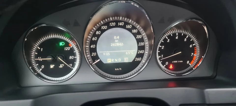 2011 Mercedes-Benz W204 C-Class - Image 2 of 15