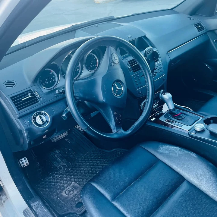 2011 Mercedes-Benz W204 C-Class - Image 7 of 10