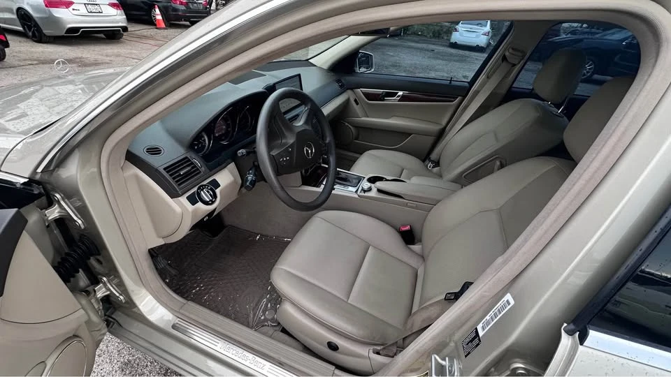 2011 Mercedes-Benz W212 E-Class - Image 10 of 14