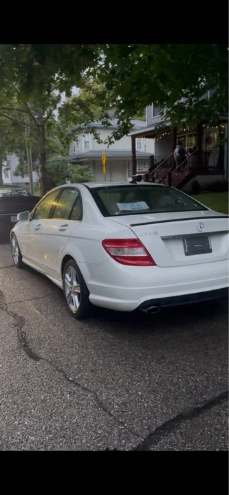 2011 Mercedes-Benz W212 E-Class - Image 2 of 2
