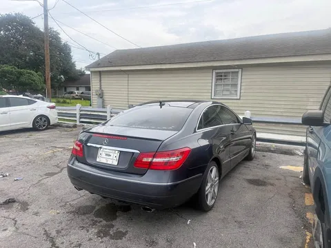 2011 Mercedes-Benz 300 E 3.2 Sedan 4D