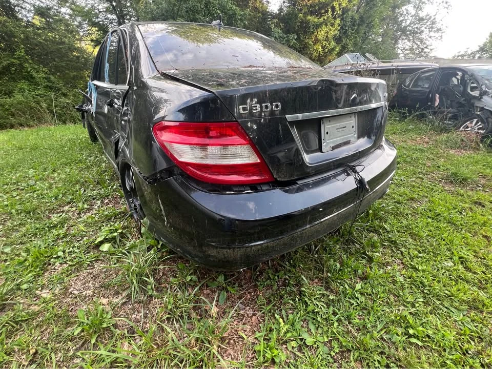 2011 Mercedes-Benz W212 E-Class - Image 3 of 3