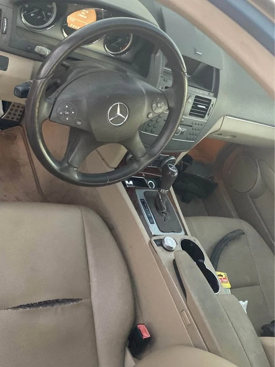 2011 Mercedes-Benz W212 E-Class - Image 2 of 10