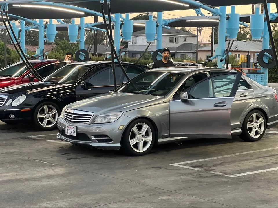 2011 Mercedes-Benz W221 S-Class - Image 2 of 2