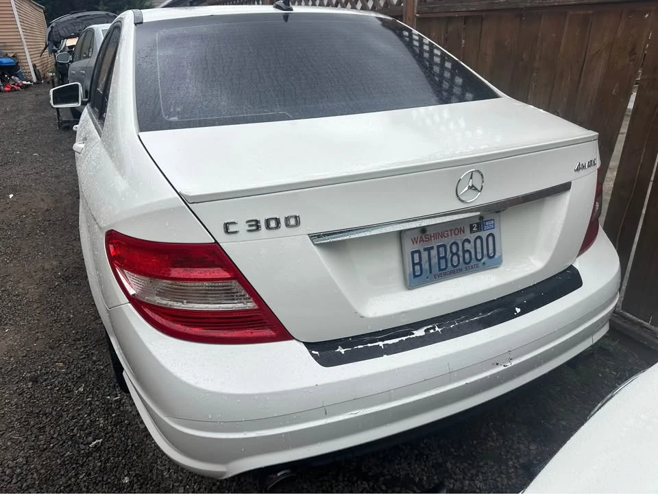 2011 Mercedes-Benz C207/A207 E-Class Coupe & Convertible - Image 2 of 4