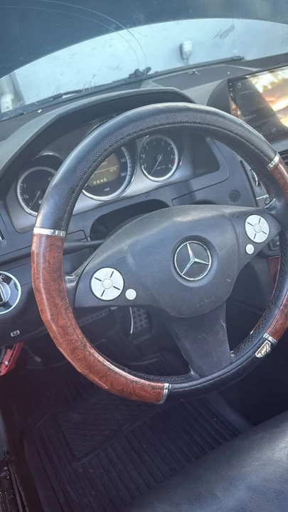 2011 Mercedes-Benz C207/A207 E-Class Coupe & Convertible - Image 2 of 11