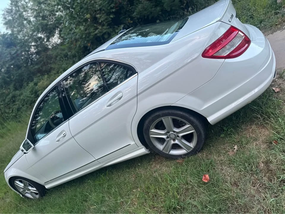 2011 Mercedes-Benz C207/A207 E-Class Coupe & Convertible - Image 3 of 10