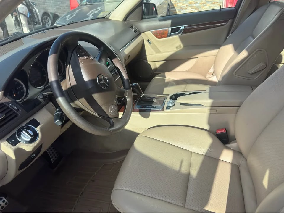 2011 Mercedes-Benz W212 E-Class - Image 5 of 14