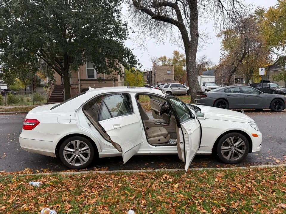 2011 Mercedes-Benz W212 E-Class - Image 2 of 20