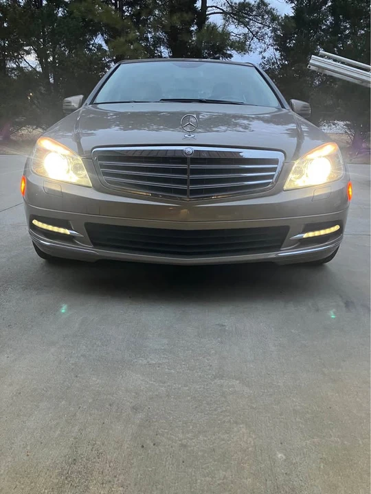2011 Mercedes-Benz W204 C-Class - Image 3 of 4