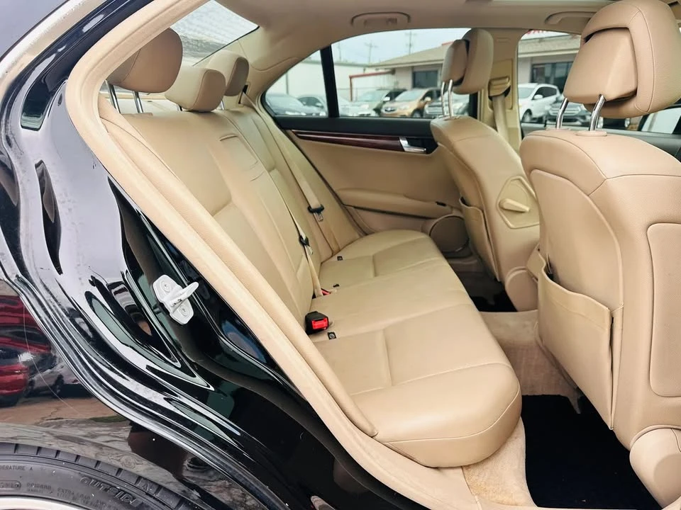 2011 Mercedes-Benz W204 C-Class - Image 13 of 19