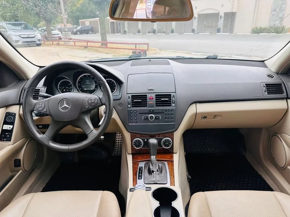 2011 Mercedes-Benz W204 C-Class - Image 17 of 19