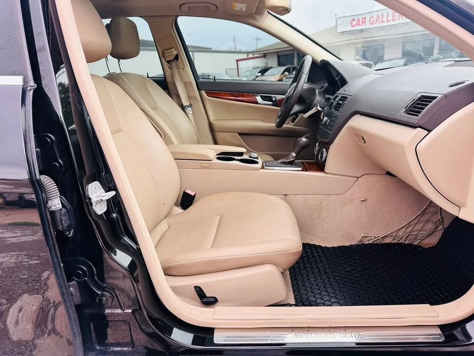 2011 Mercedes-Benz W204 C-Class - Image 15 of 19