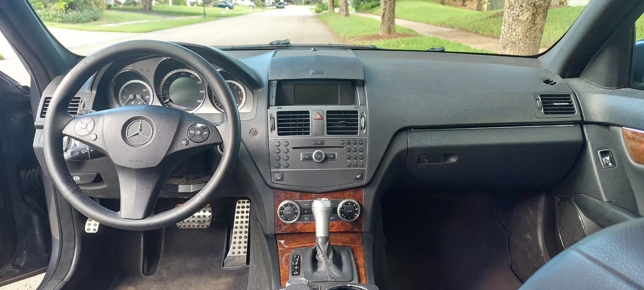 2011 Mercedes-Benz W204 C-Class - Image 16 of 20