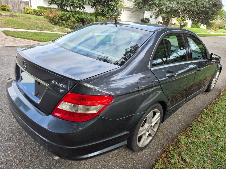 2011 Mercedes-Benz W204 C-Class - Image 8 of 20