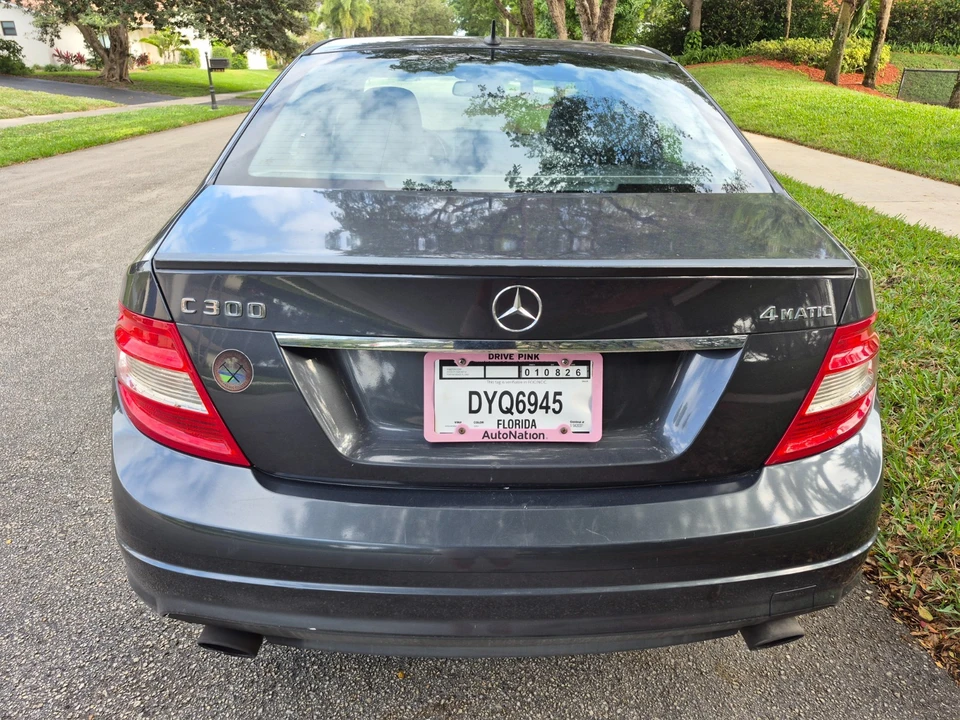 2011 Mercedes-Benz W204 C-Class - Image 7 of 20
