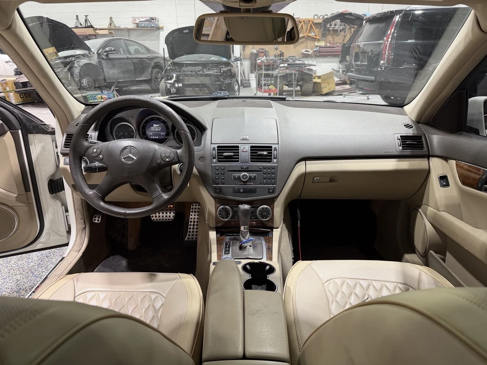 2011 Mercedes-Benz W204 C-Class - Image 13 of 14
